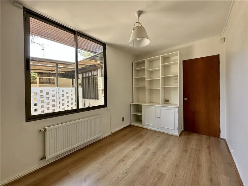 Arriendo Casa NorOriente-Poniente 5D 3B 2E 1B Jard&iacute;n Del Este - Vitacura