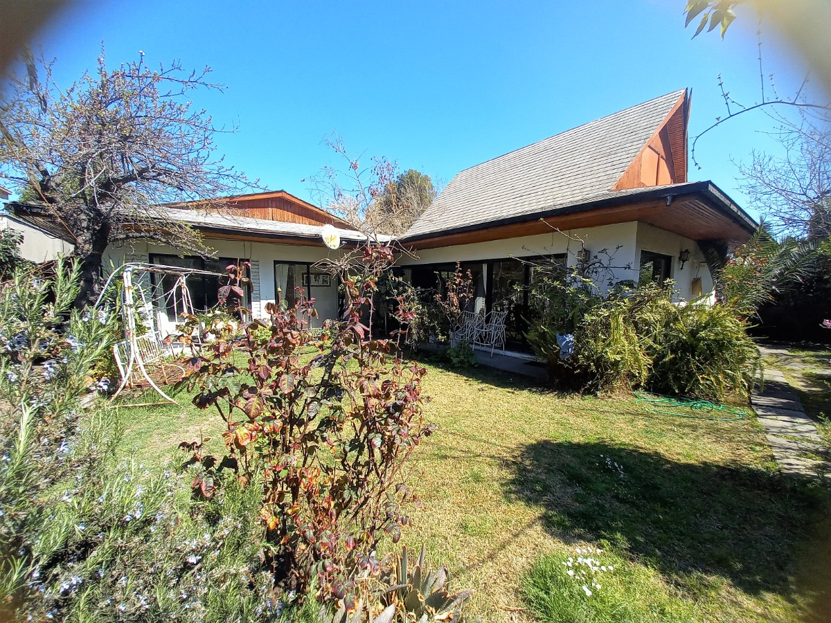 Arriendo Casa NOSP 4D 2B 3E Los Dominicos - Las Condes