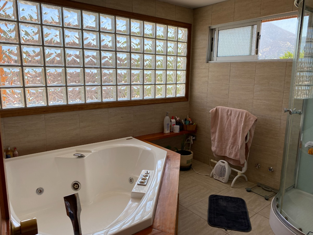 Venta Casa NOSP 4D en suite Walk-in cl&oacute;set 3B 2E 2B Estadio Croata - Vitacura