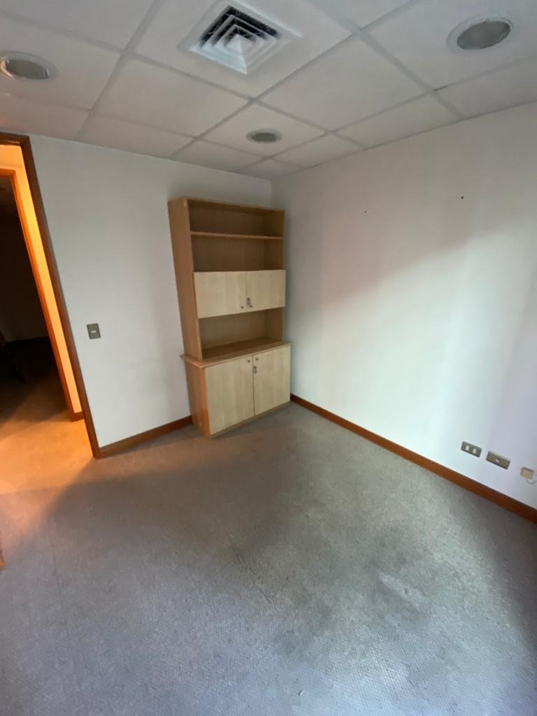 Arriendo Oficina 2B 1E 1B Metro Escuela Militar - Las Condes