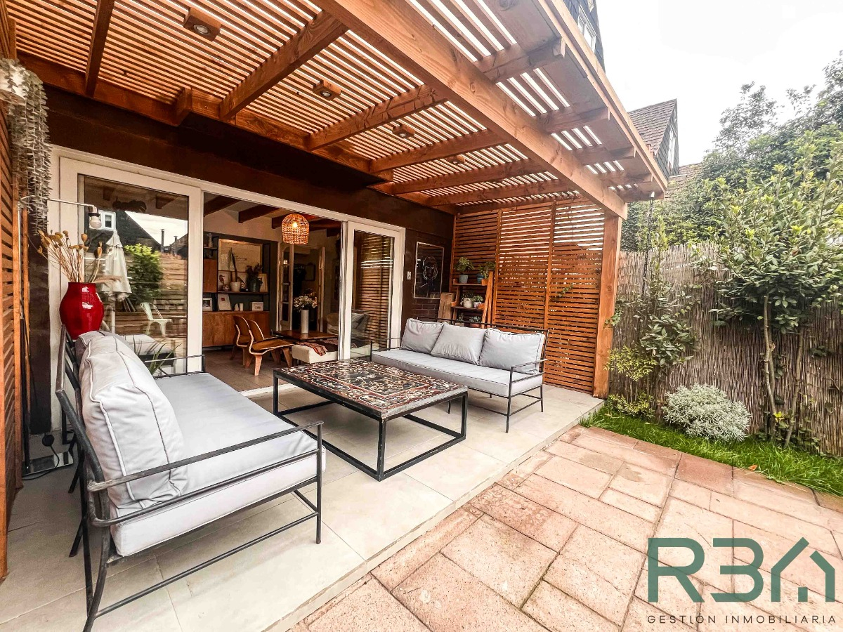 Venta Casa NOSP 4D en suite Walk-in cl&oacute;set 3B 1E 1B Estoril - Las Condes