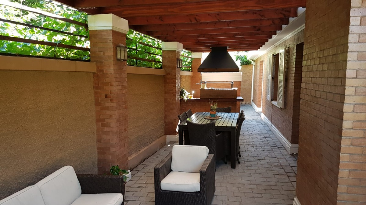 Venta Casa P 4D 2B 4E 1B Rotonda Atenas - Las Condes