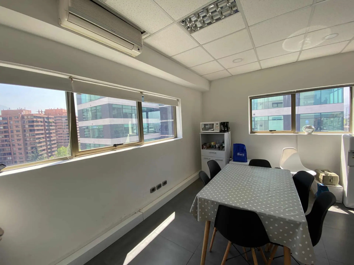 Arriendo Oficina 1B Metro Manquehue - Apumanque - Las Condes