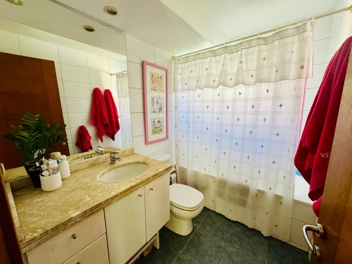 Venta Casa NP 5D en suite Walk-in cl&oacute;set 4B 3E 1B Los Trapenses - Lo Barnechea