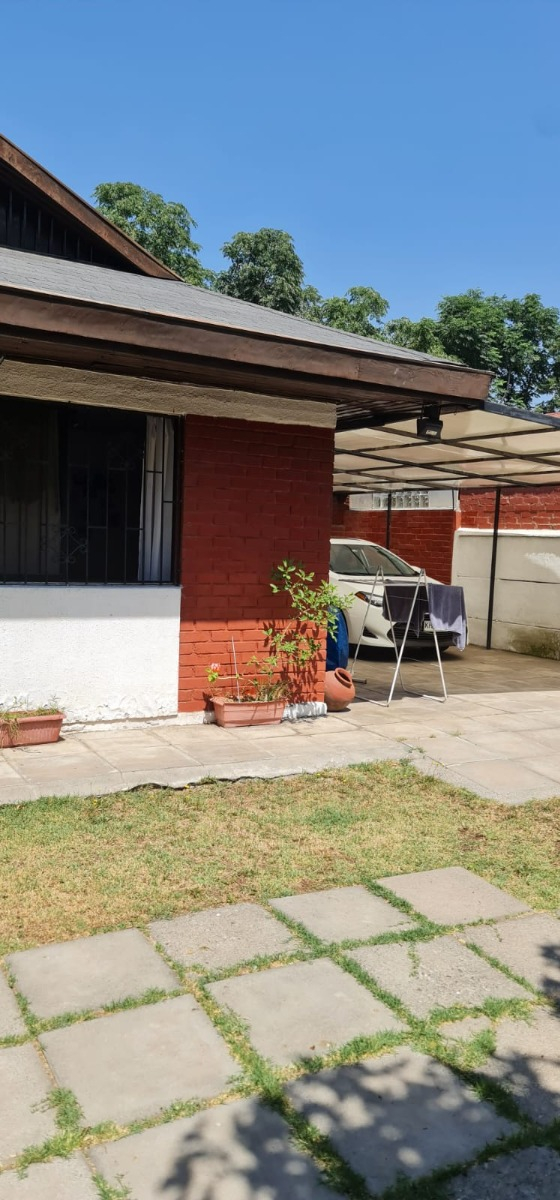 Venta Casa NO 3D 2B 2E 1B Rotonda Atenas - Las Condes