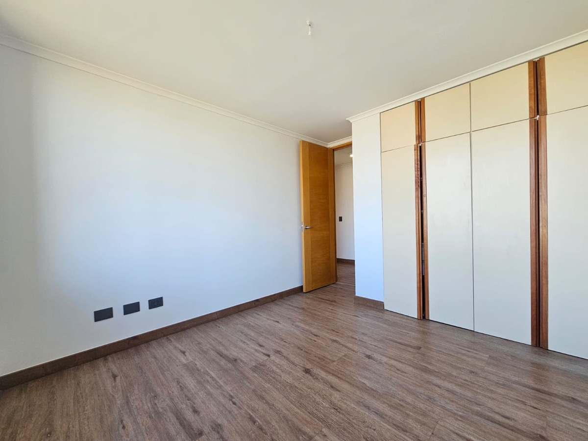Venta Departamento NP 4D en suite Walk-in cl&oacute;set 3B 2E 1B Metro Escuela Militar - Las Condes