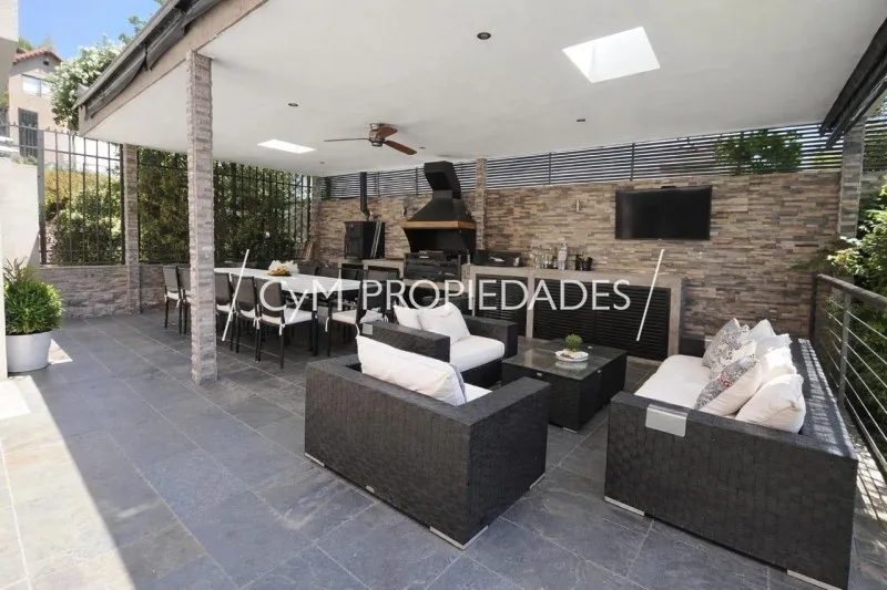 Venta Casa O 5D WI cl&oacute;set Suite 5B 2E El Huinganal - Lo Barnechea