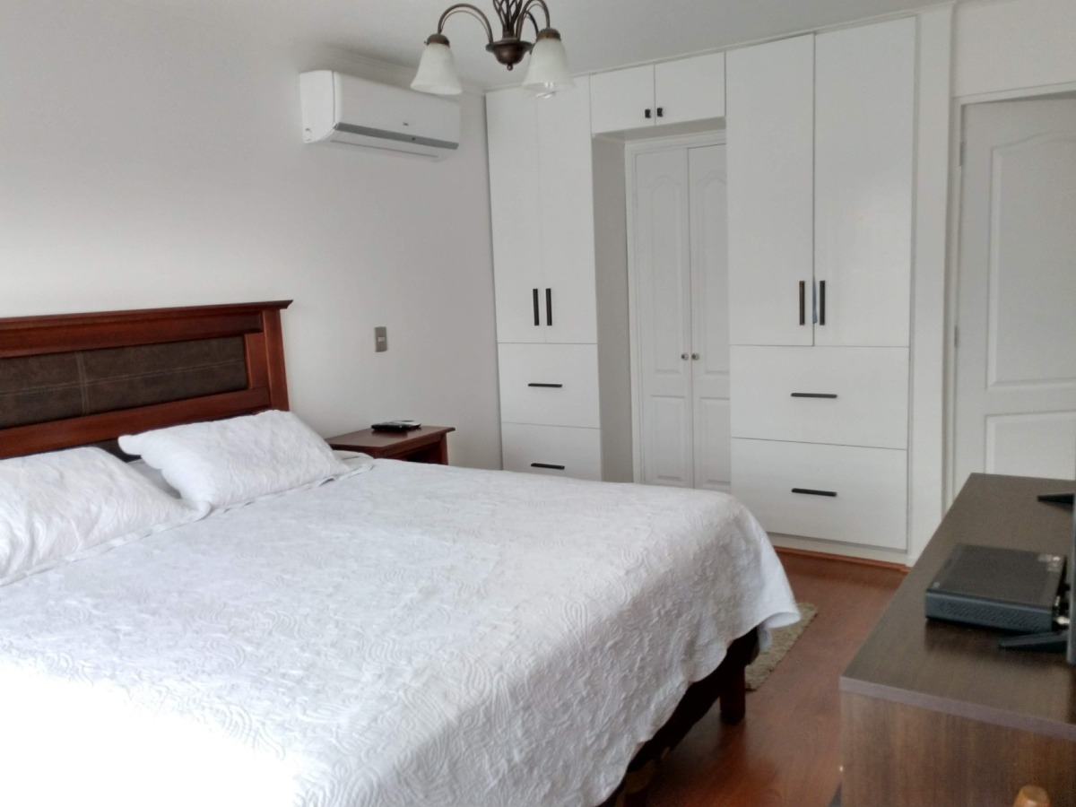 Arriendo Casa 3D en suite Walk-in cl&oacute;set 3B 3E 2B Vaticano - Las Condes