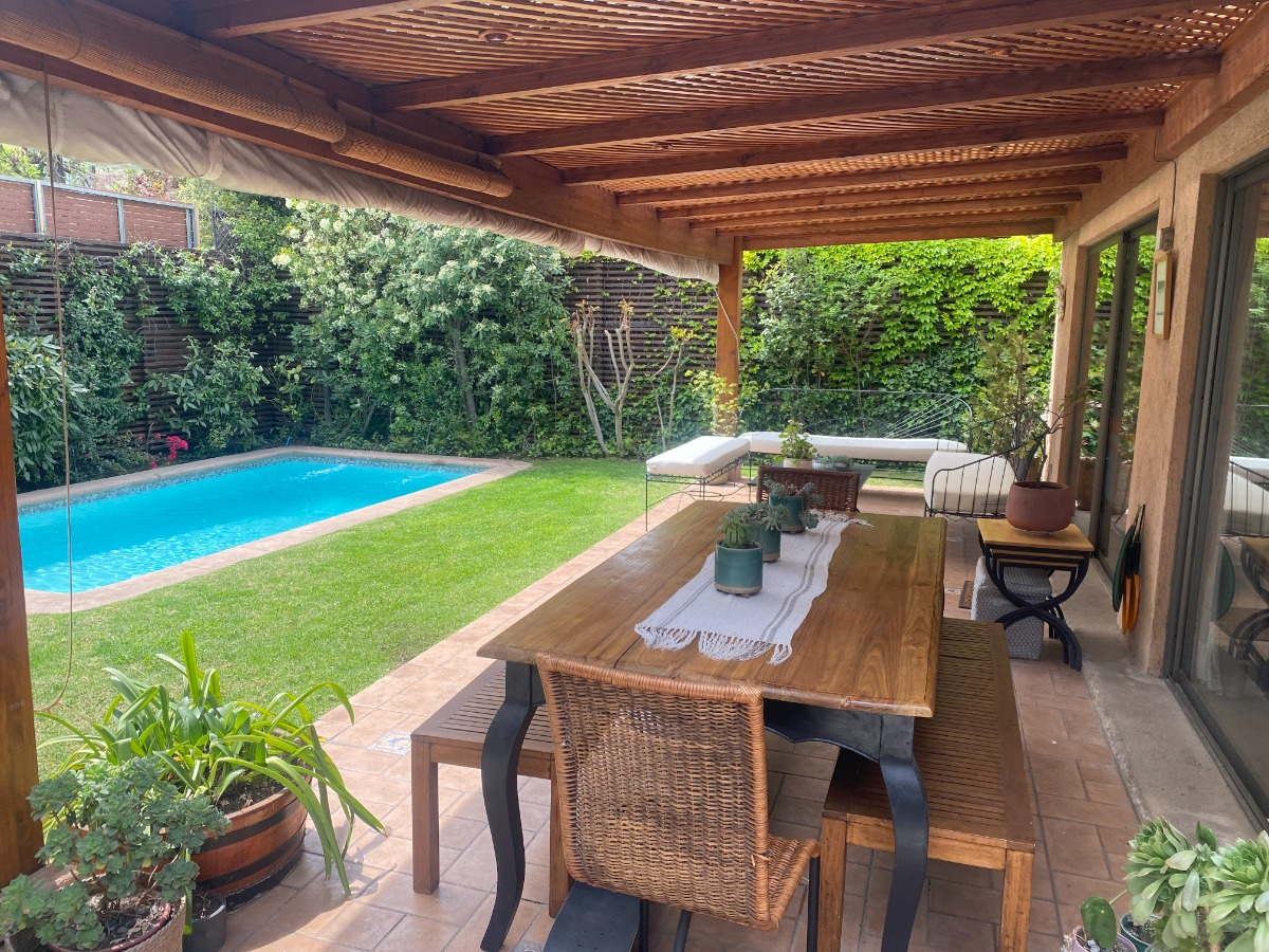 Venta Casa NOSP 4D en suite Walk-in cl&oacute;set 4B 2E 1B San Carlos de Apoquindo - Las Condes