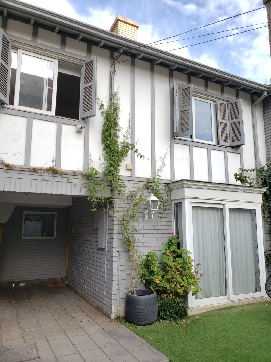 Venta Casa 4D en suite Walk-in cl&oacute;set 3B 1E 1B Vaticano - Las Condes