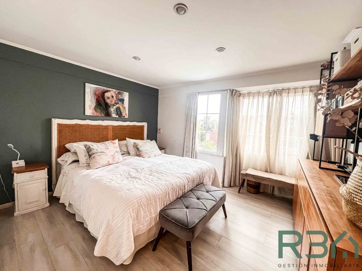 Venta Casa NOSP 4D en suite Walk-in cl&oacute;set 3B 1E 1B Estoril - Las Condes