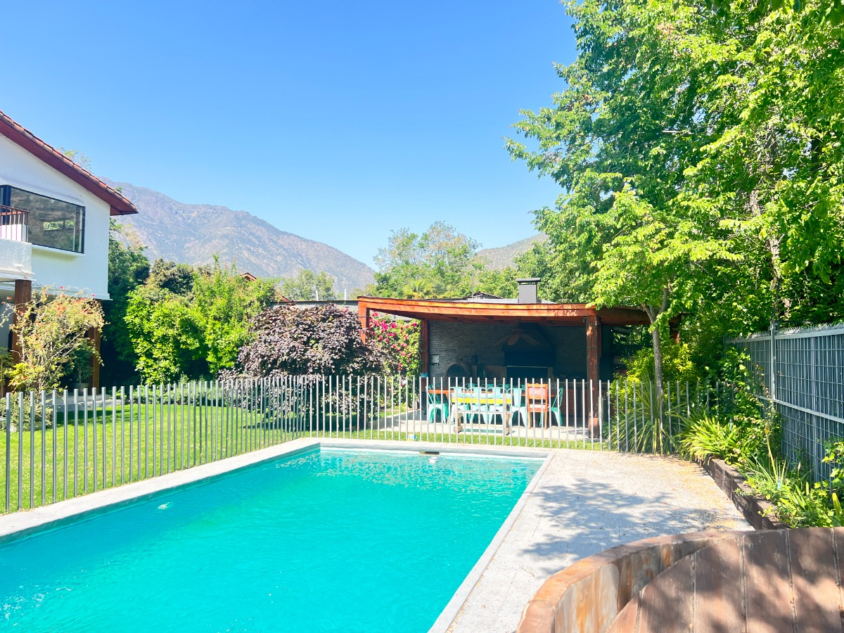 Arriendo Casa NOSP 7D en suite Walk-in cl&oacute;set 5B 3E 1B El Array&aacute;n - Lo Barnechea