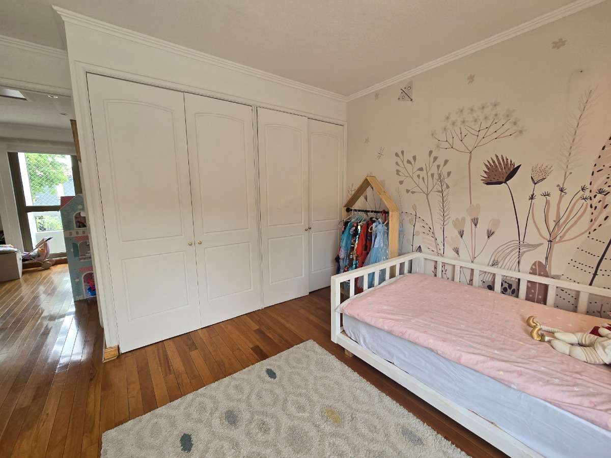 Venta Casa P 5D 4B 2E 2B San Carlos de Apoquindo - Las Condes