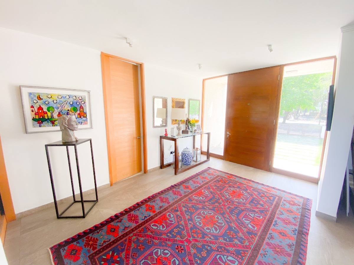 Venta Casa O 4D en suite Walk-in cl&oacute;set 4B 2E Chicureo - Colina