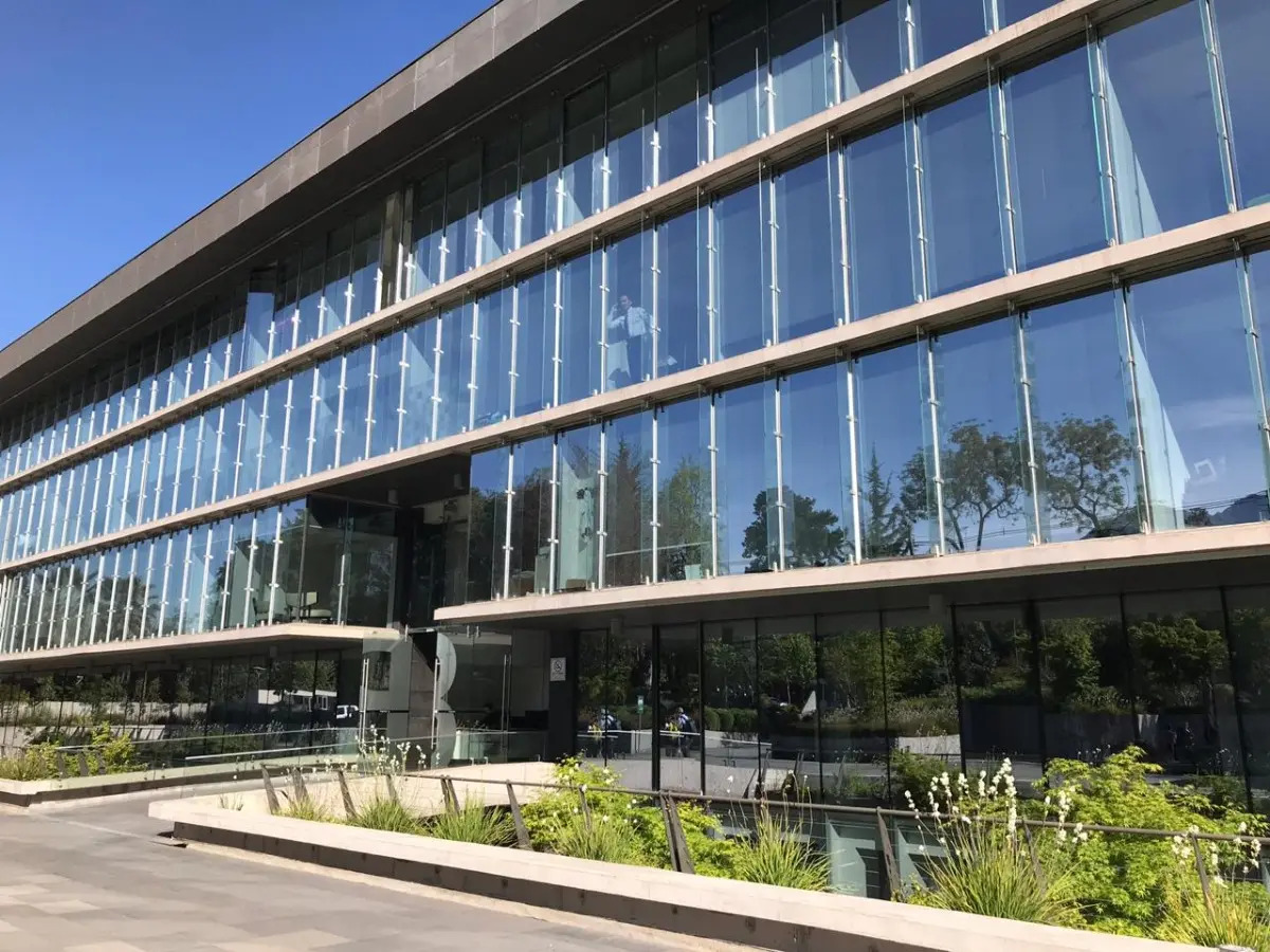 Venta Oficina SO 4B 4E 1B Los Dominicos - Las Condes