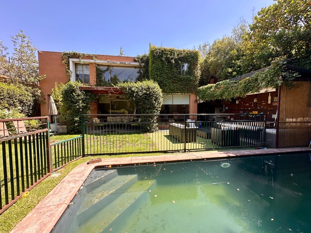 Venta Casa NO 6D en suite Walk-in cl&oacute;set 5B 2E 1B San Carlos de Apoquindo - Las Condes