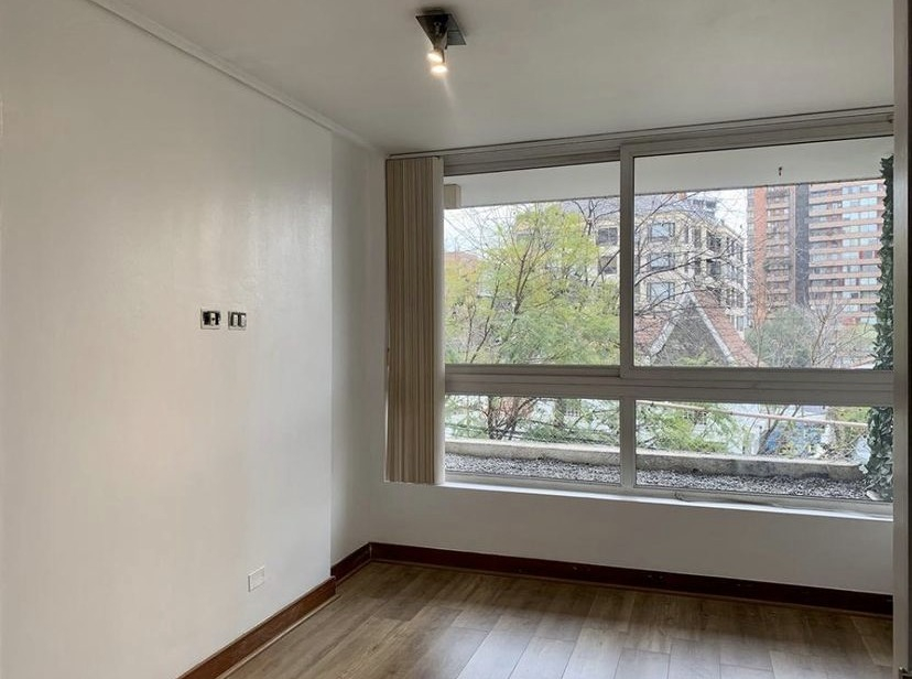 Venta Departamento P 1D en suite 1B 1E 1B Metro Hernando de Magallanes - Las Condes