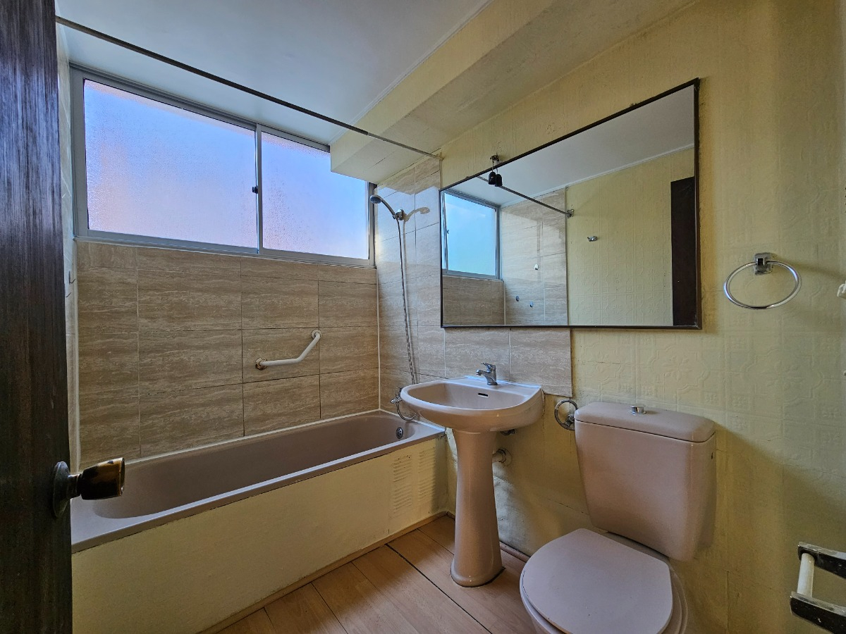 Venta Departamento O 3D 2B 1B Los Dominicos - Las Condes
