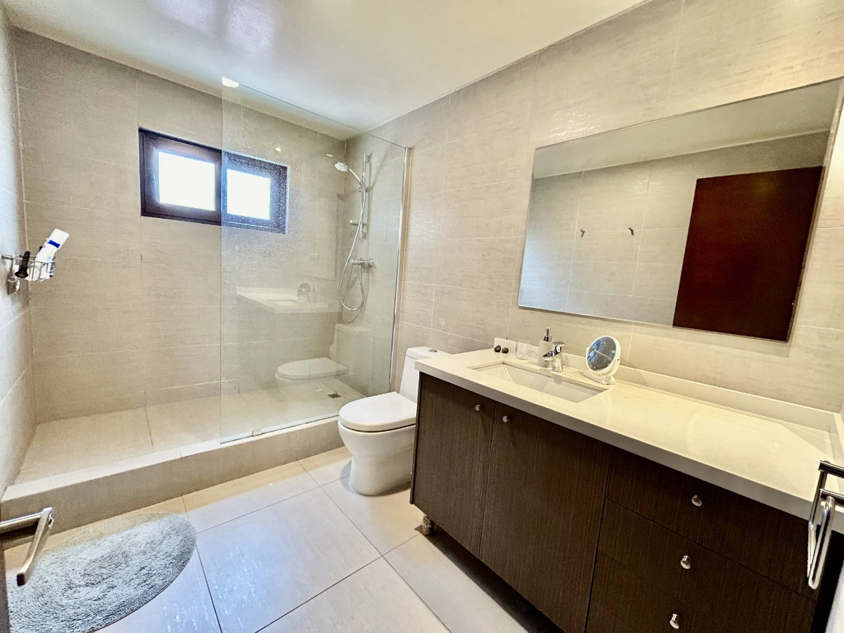 Venta Casa O 5D en suite Walk-in cl&oacute;set 4B 5E 1B La Dehesa - Lo Barnechea