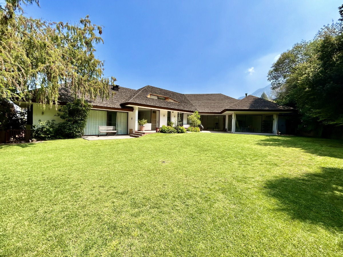 Arriendo Casa N 5D en suite Walk-in cl&oacute;set 6B 6E 2B Santa Mar&iacute;a de Manquehue - Vitacura