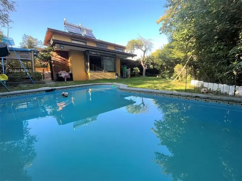 Venta Casa NO 5D WI cl&oacute;set Suite 4B 4E 1Bd Nuestra Se&ntilde;ora del Rosario - Vitacura