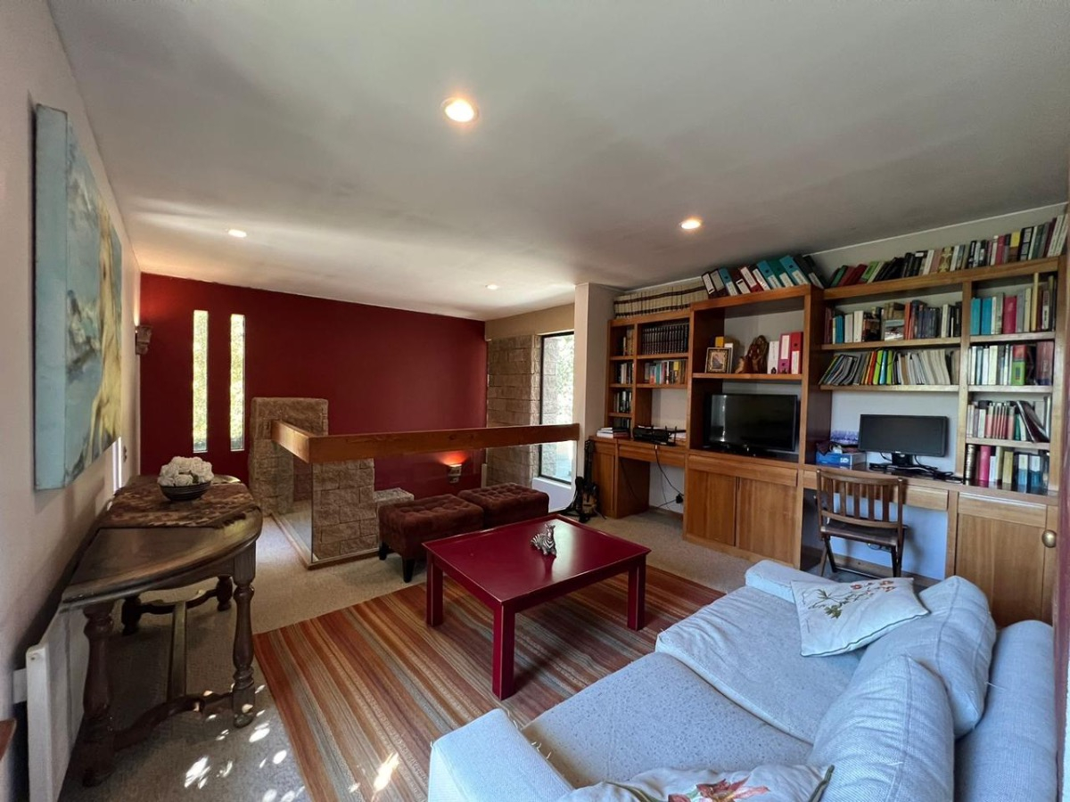 Venta Casa NO 5D en suite Walk-in cl&oacute;set 5B 2E 1B La Dehesa - Lo Barnechea