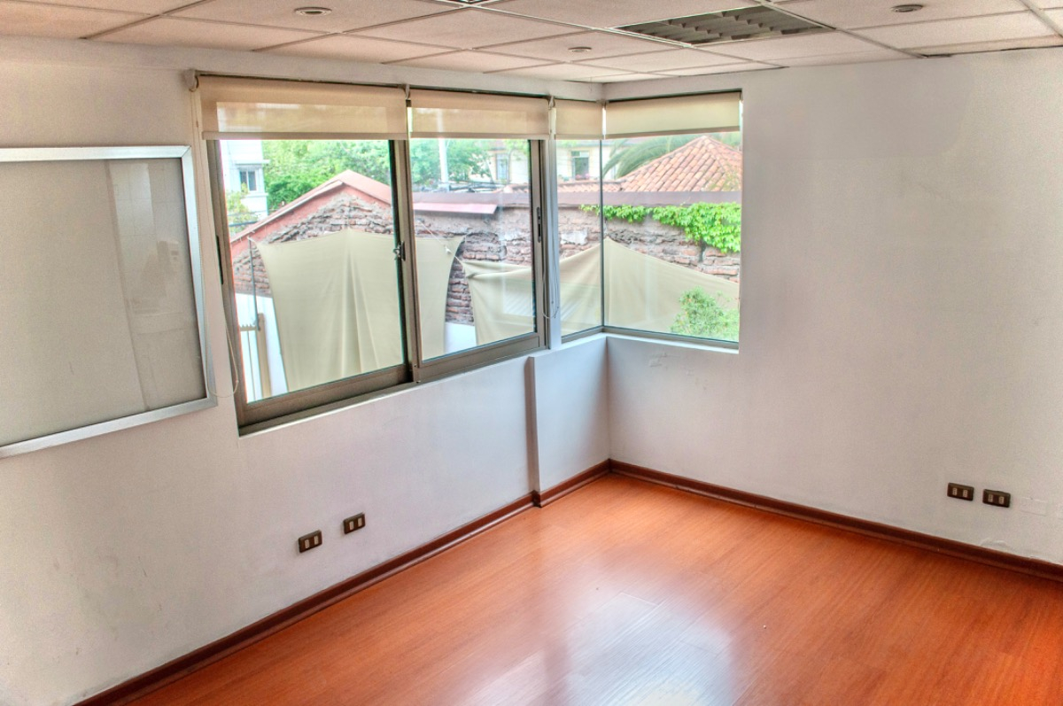 Arriendo Oficina 5B 10E 2B Barrio Italia - Providencia