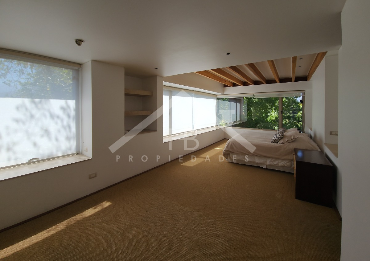 Arriendo Casa NO 4D en suite Walk-in cl&oacute;set 4B 3E 1B La Dehesa - Lo Barnechea