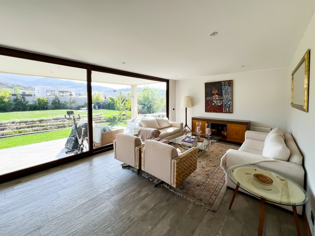 Venta Casa NP 5D en suite Walk-in cl&oacute;set 4B 3E 1B Los Trapenses - Lo Barnechea