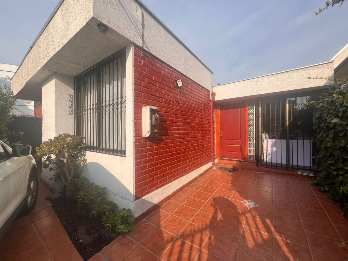Venta Casa NO 3D 2B 1E 1B Metro Manquehue - Apumanque - Las Condes