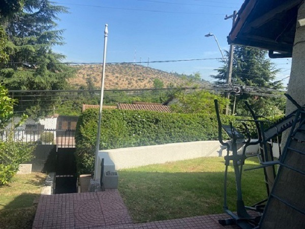 Arriendo Casa NP 5D en suite Walk-in cl&oacute;set 3B 2E 1B Los Dominicos - Las Condes