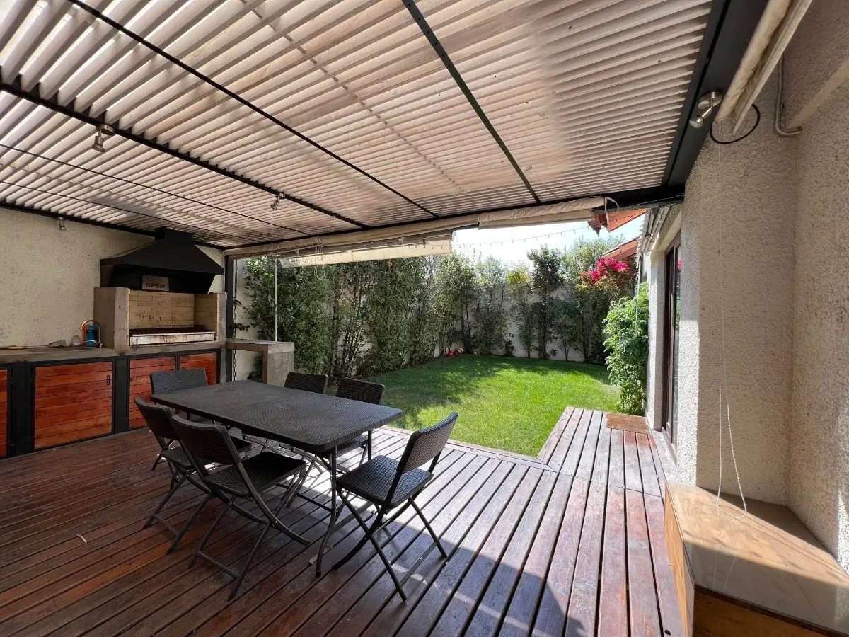 Venta Casa NO 4D en suite Walk-in cl&oacute;set 4B 2E 1B Villa El Dorado - Vitacura