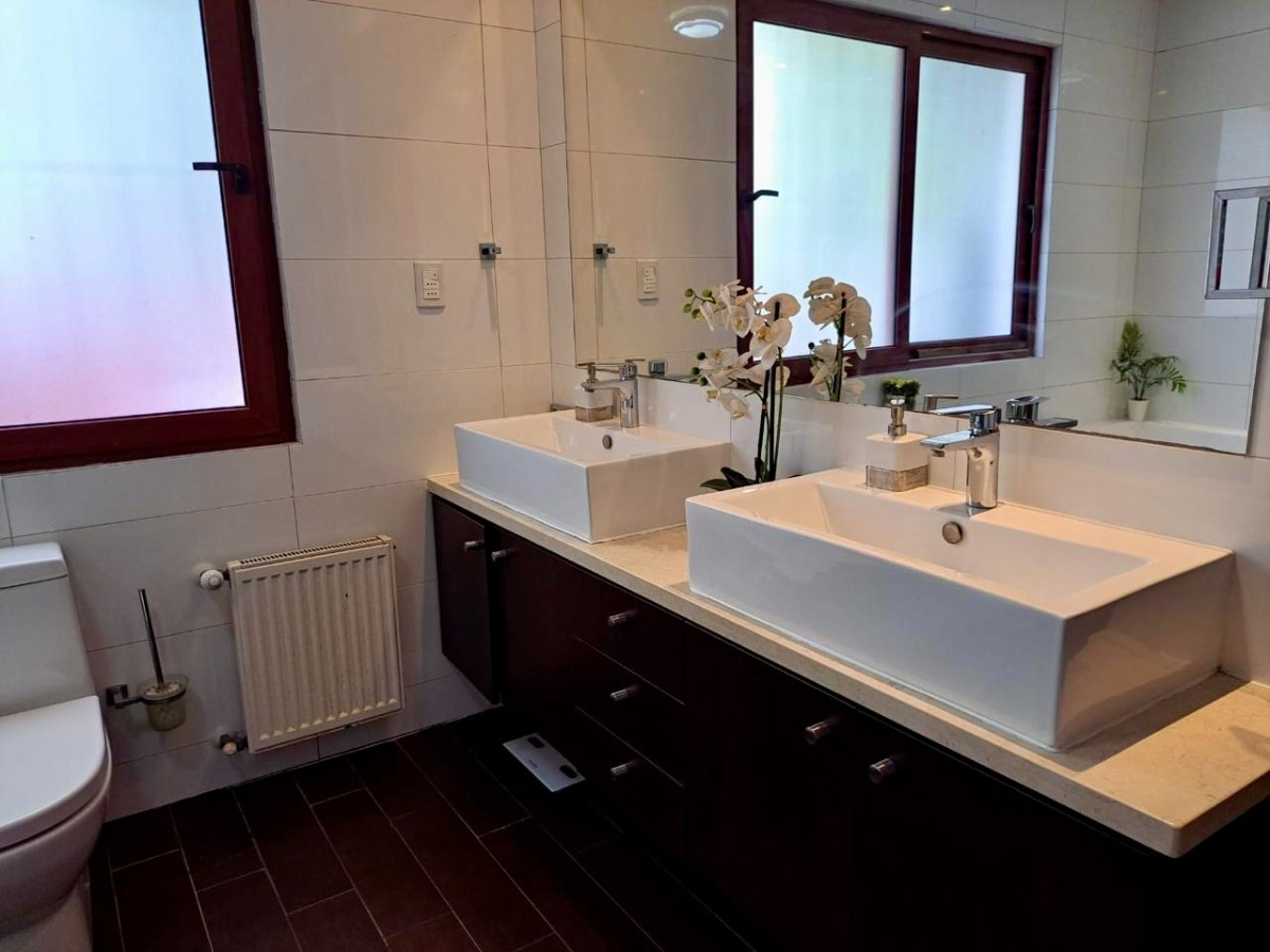 Arriendo Casa 3D 3B 6E 1B Metro Pr&iacute;ncipe de Gales - Country Club - La Reina