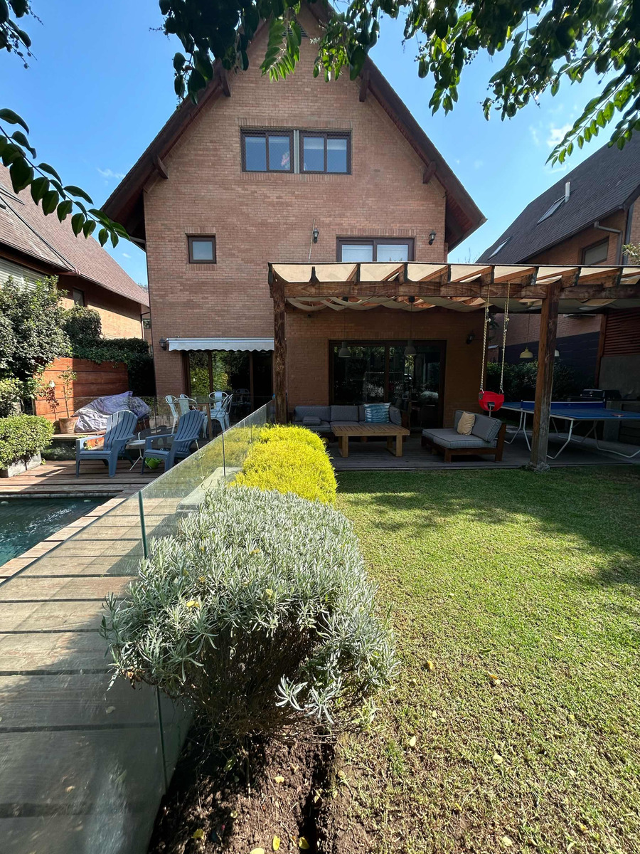 Venta Casa 5D 4B 2E La Dehesa - Lo Barnechea