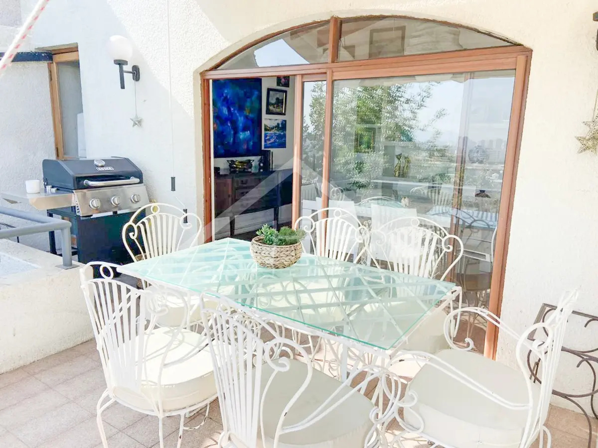 Venta Casa P 5D en suite Walk-in cl&oacute;set 4B 2E 1B Los Dominicos - Las Condes