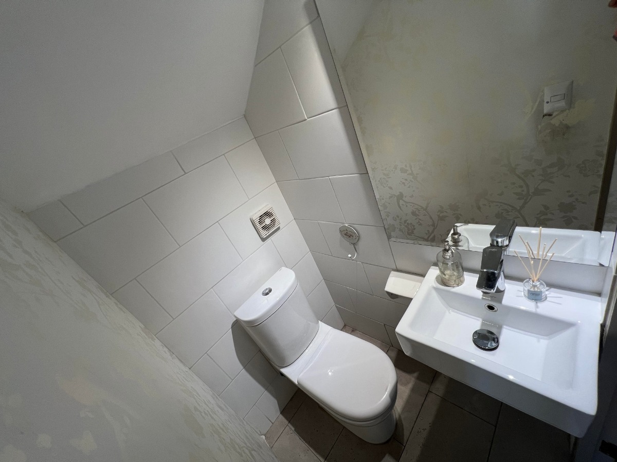 Venta Casa NO 4D en suite Walk-in cl&oacute;set 4B 2E 1B Villa El Dorado - Vitacura