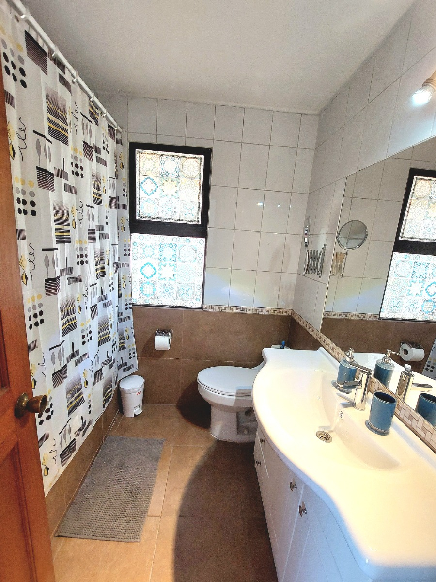 Venta Casa NOSP 5D en suite Walk-in cl&oacute;set 4B 3E Metro Pr&iacute;ncipe de Gales - Country Club - La Reina