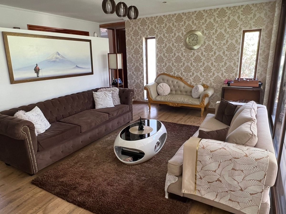 Venta Casa NO 3D en suite Walk-in cl&oacute;set 4B 4E 1B Chicureo - Colina