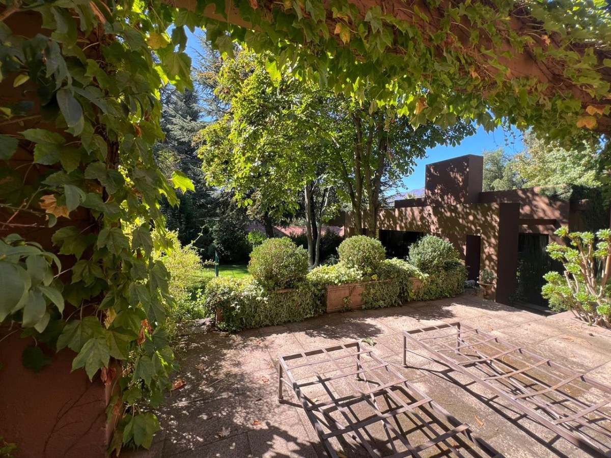 Venta Casa NO 5D en suite Walk-in cl&oacute;set 5B 2E 1B La Dehesa - Lo Barnechea