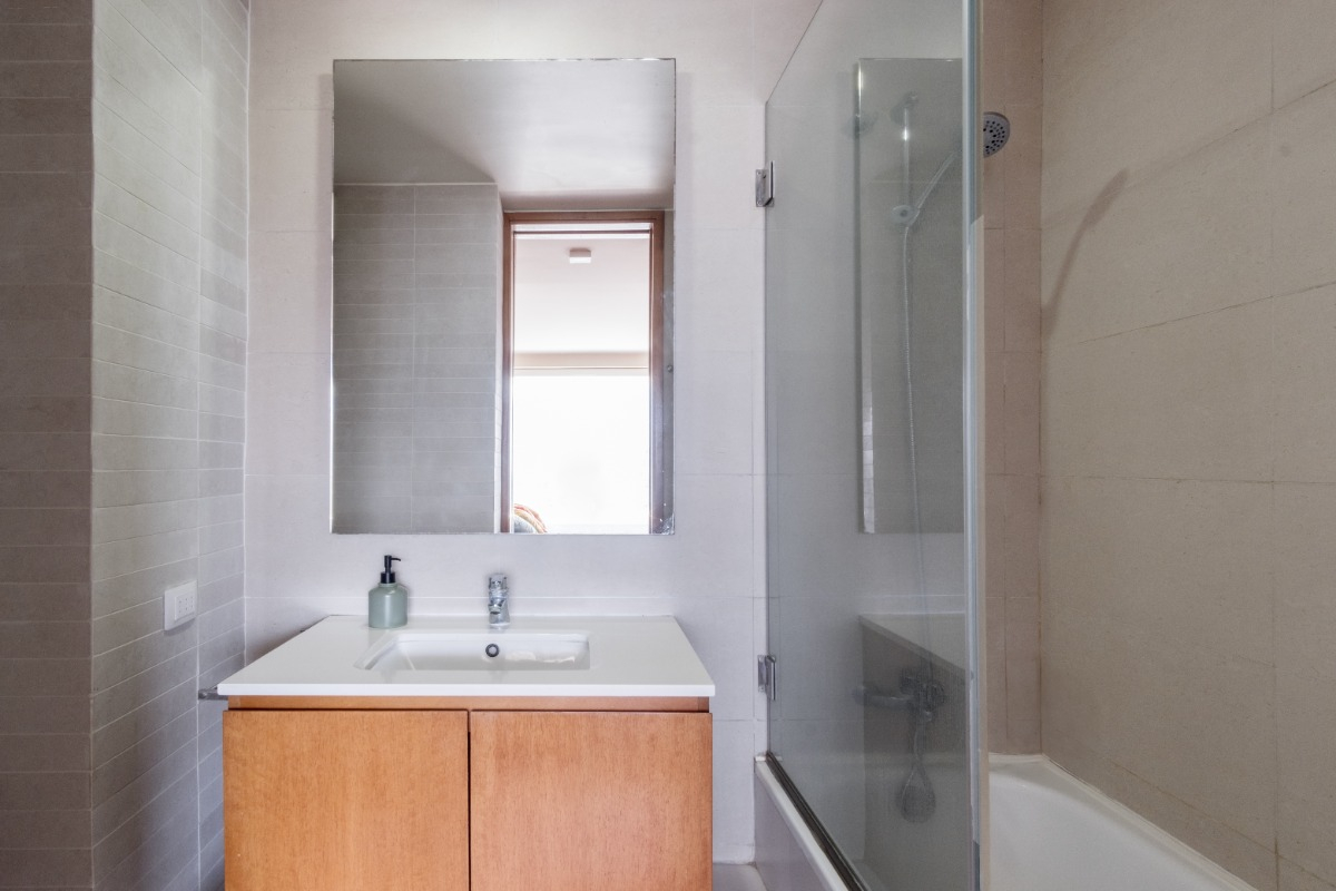 Arriendo Departamento NO 1D en suite Walk-in cl&oacute;set 1B 1E Barrio El Golf - Las Condes