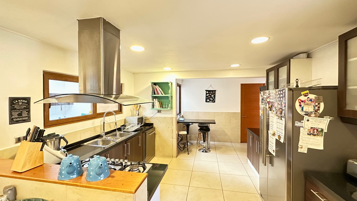 Venta Casa O 5D en suite Walk-in cl&oacute;set 4B 2E 1B Chicureo - Colina