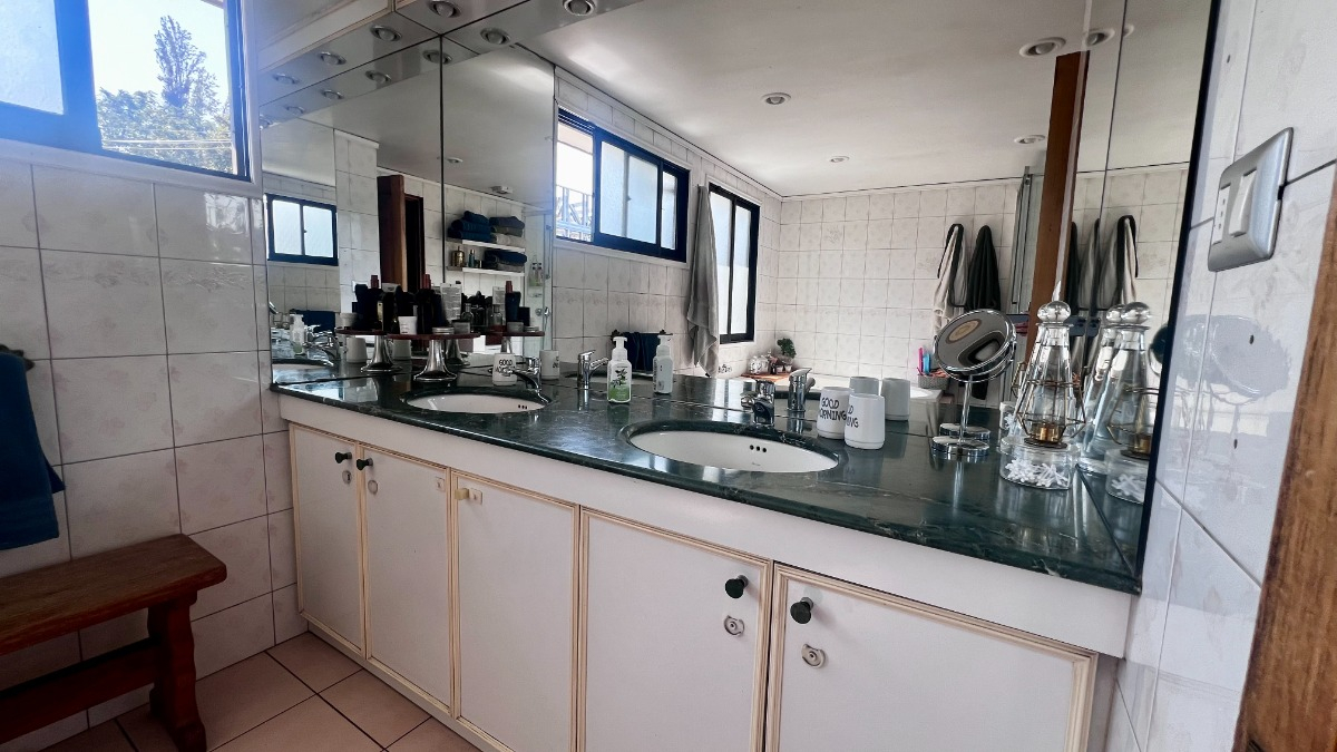 Venta Casa NO 4D en suite 3B 2E 1B Blest Gana - La Reina