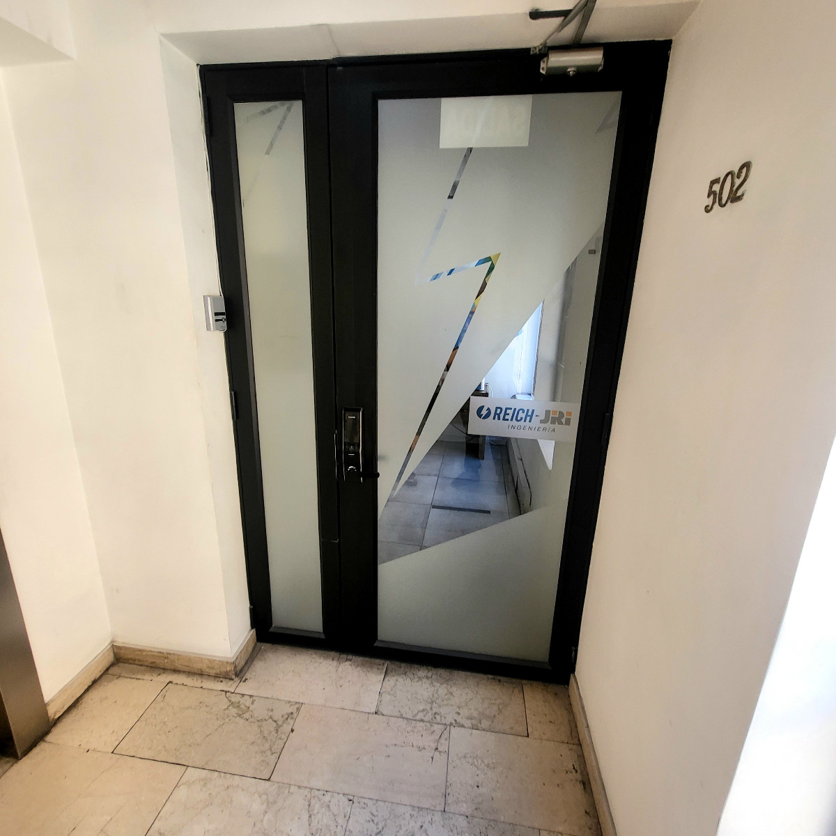 Arriendo Oficina SO 3B 1E Pedro de Valdivia - Providencia