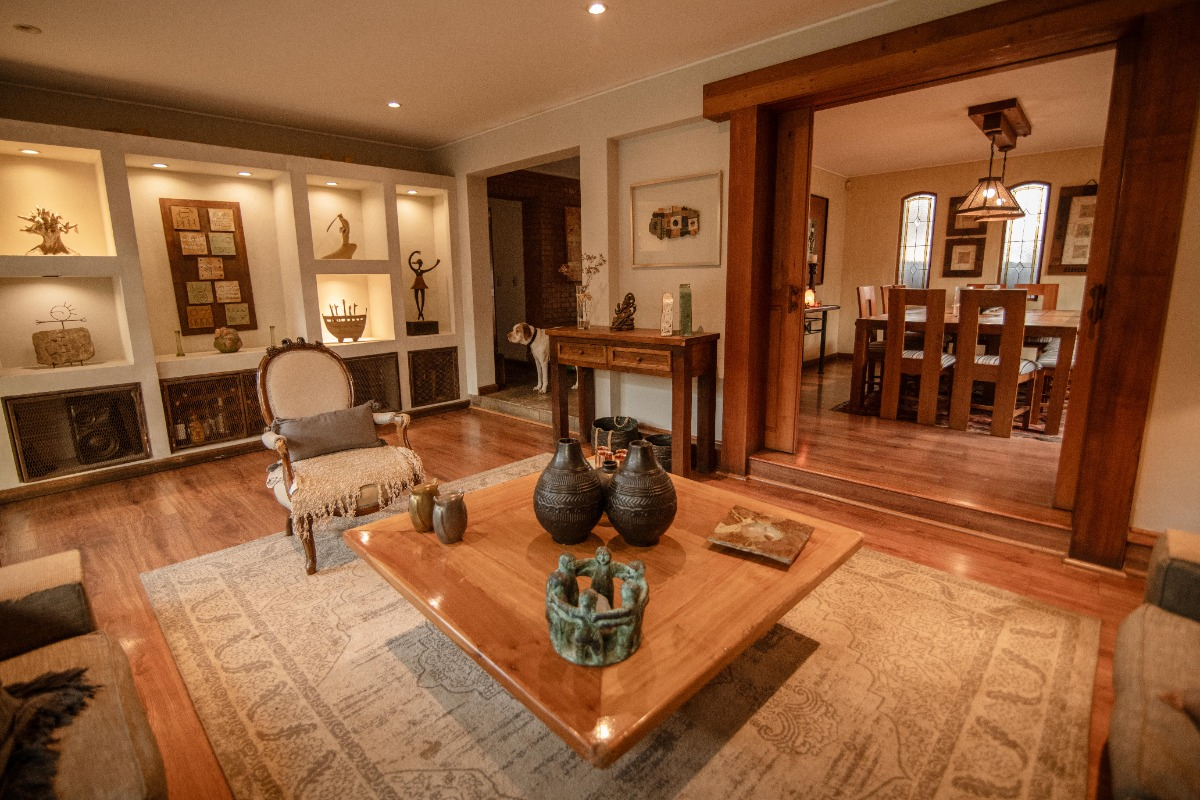 Venta Casa NO 5D en suite Walk-in cl&oacute;set 5B 3E 4B Borde R&iacute;o - Casa Piedra - Vitacura