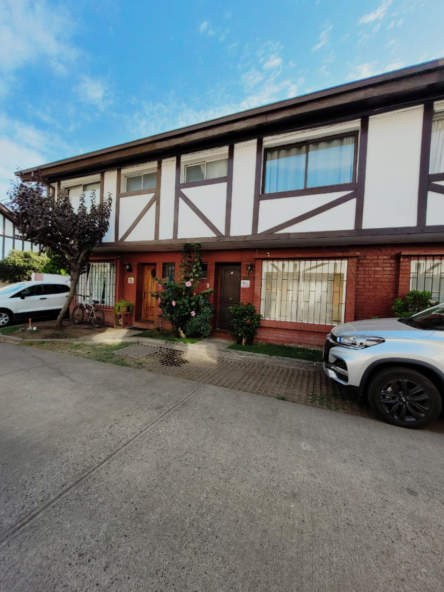 Arriendo Casa 3D 2B 1E 1B  - La Reina