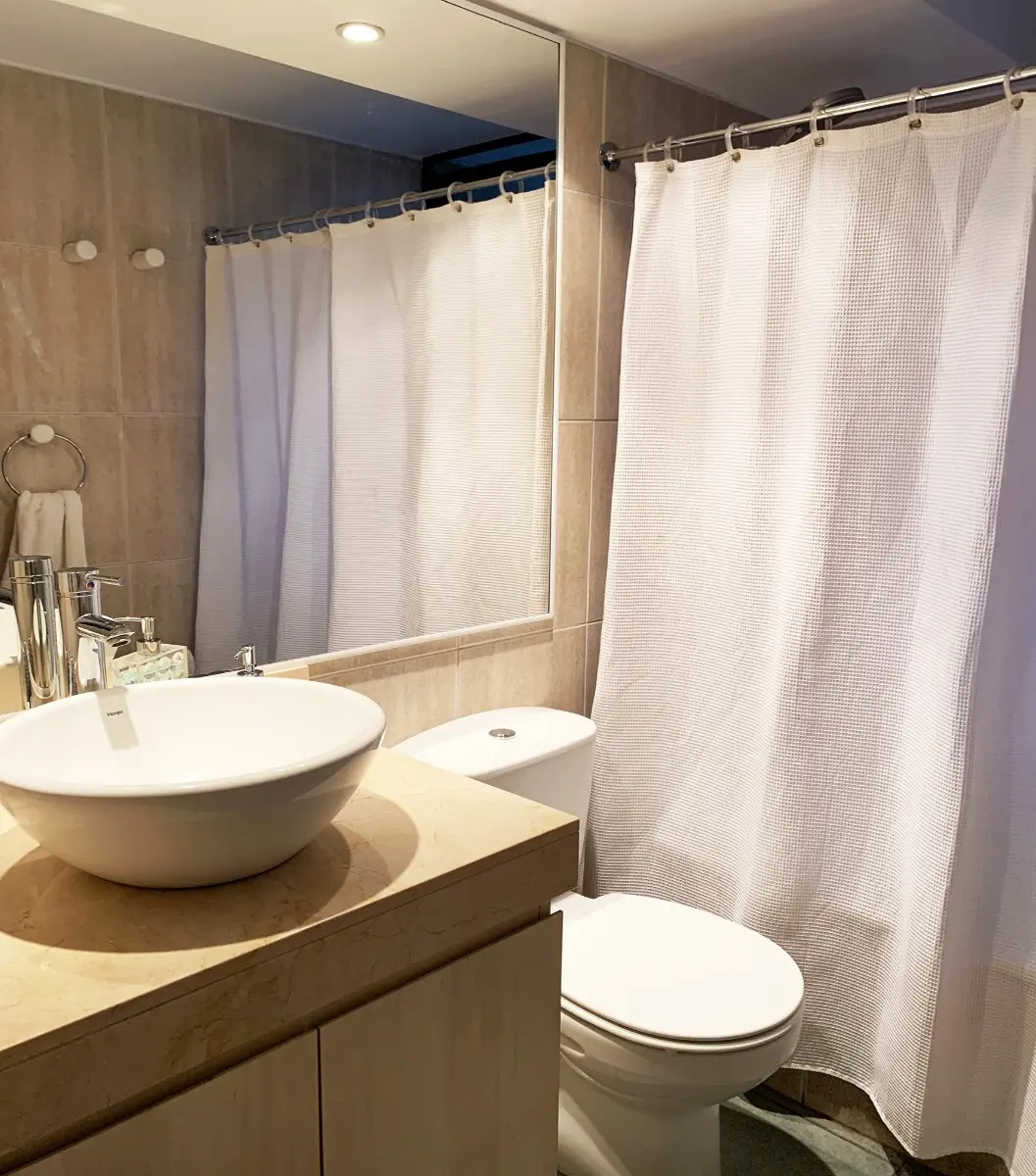 Arriendo Departamento 2D Metro Escuela Militar - Las Condes