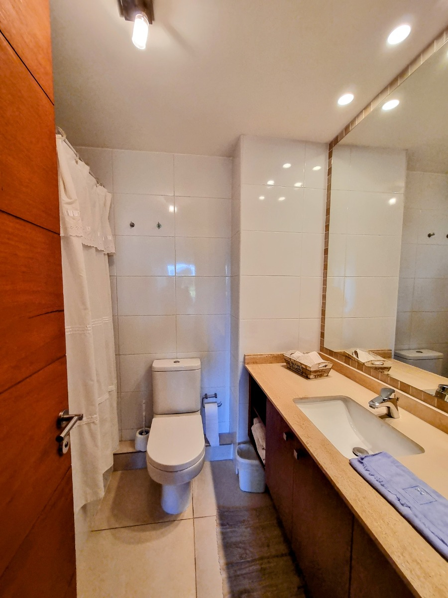 Venta Casa NOSP 5D 5B 4E 1B San Carlos de Apoquindo - Las Condes