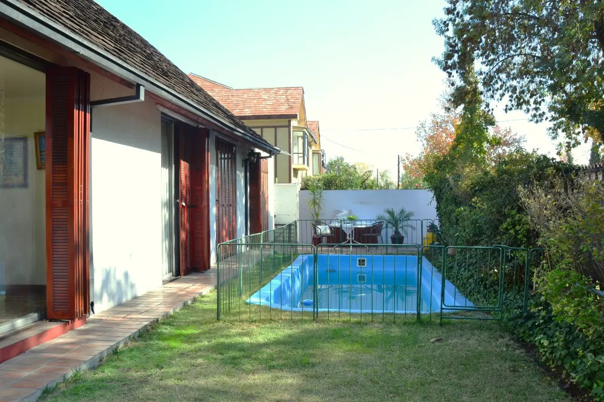 Venta Casa NO 4D en suite Walk-in cl&oacute;set 2B 2E 4B Estadio Croata - Vitacura
