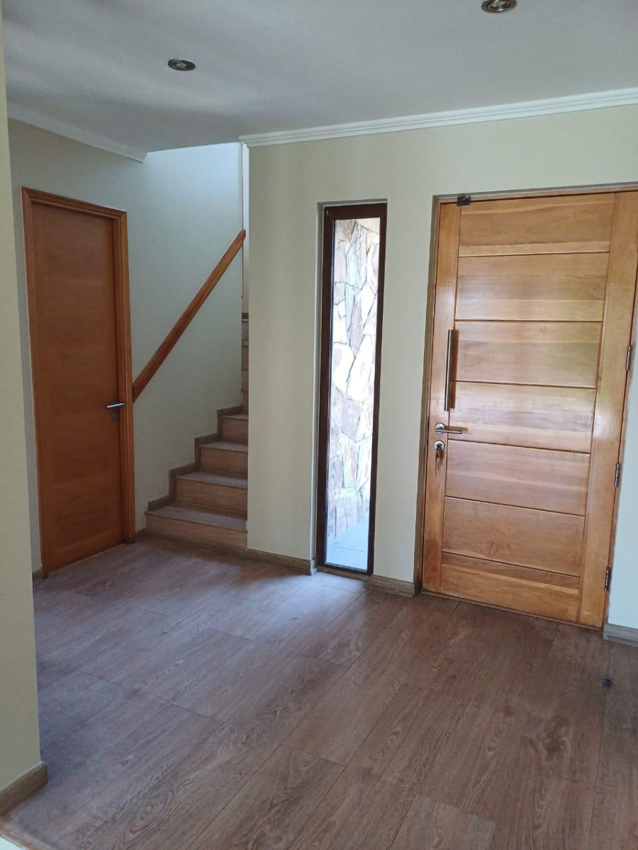 Arriendo Casa P 4D en suite Walk-in cl&oacute;set 4B 2E 1B Chicureo - Colina