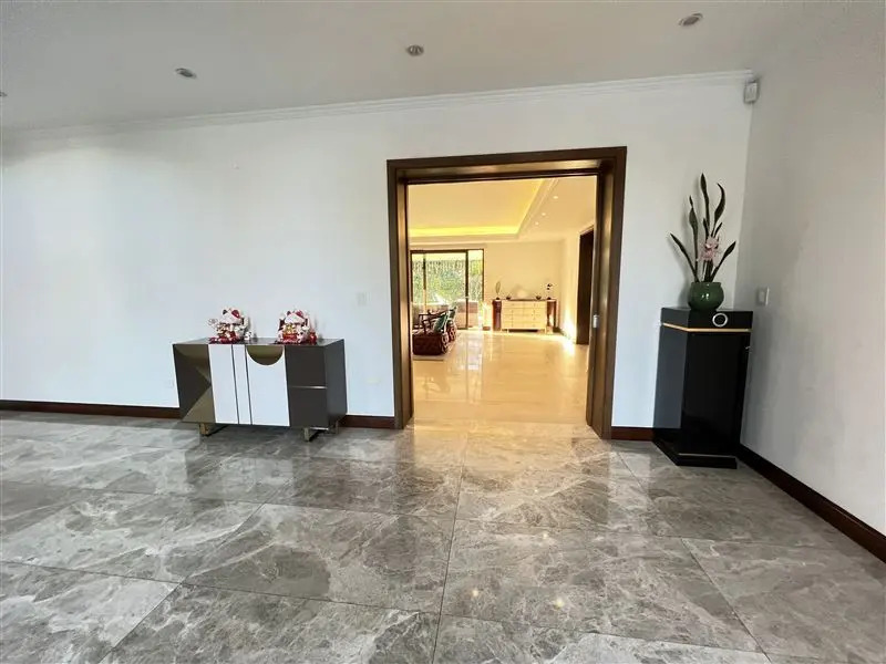 Venta Casa Norte 6D en suite Walk-in cl&oacute;set 7B 10E 1B Los Trapenses - Lo Barnechea